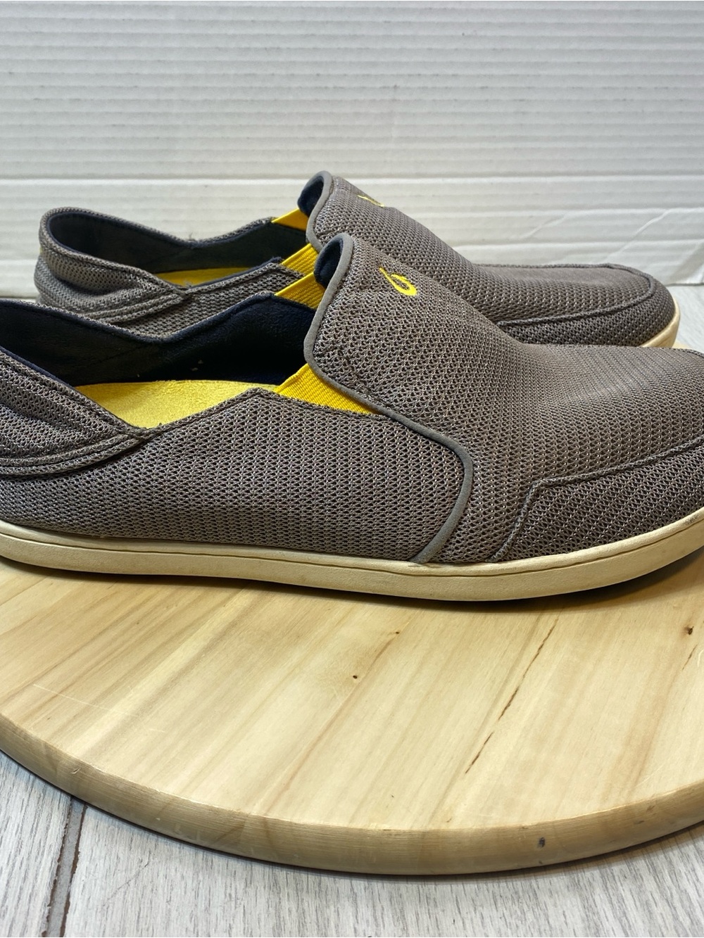 OLUKAI Nohea Mesh Men's Slip On Shoes Men’s Size 9.5 Gray Casual Sneakers